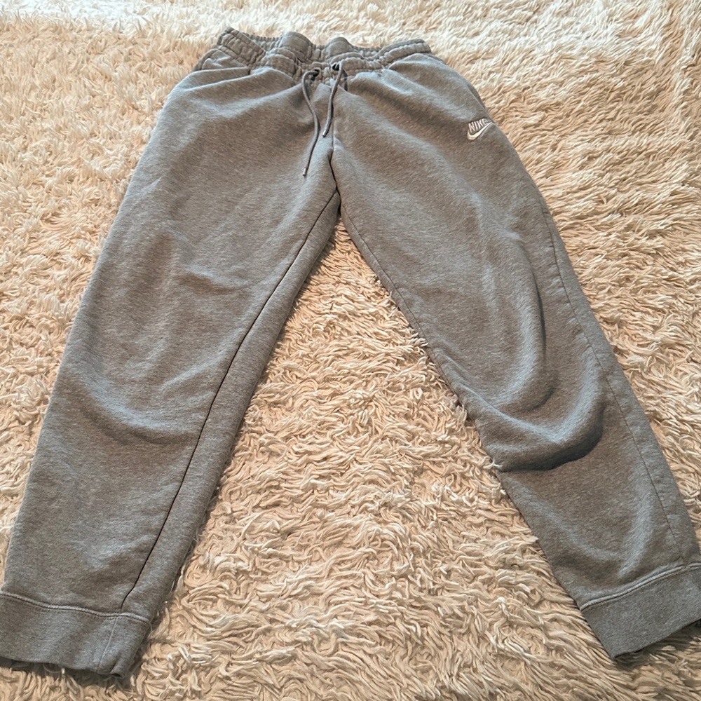 Nike Men’s Joggers, size M.